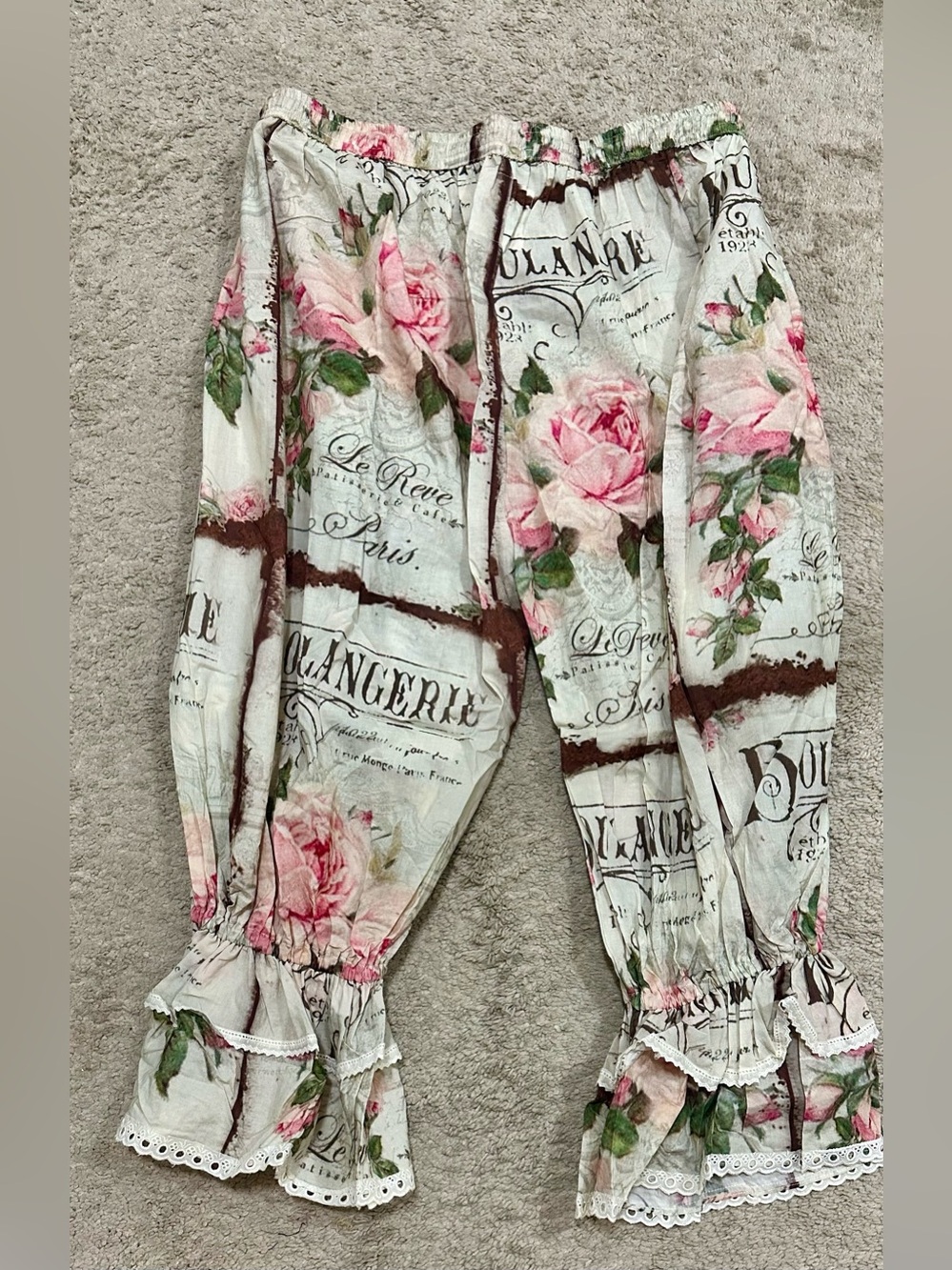 NWOT INDI AND SAI BOULANGERIE ROSE RUFFLE BLOOMERS OS